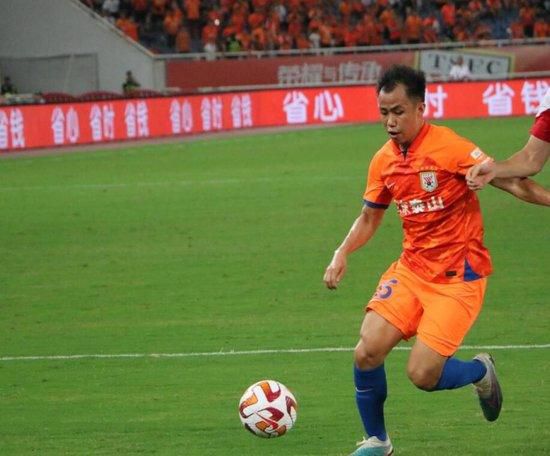 饥饿的阿姨们把内裤洒了