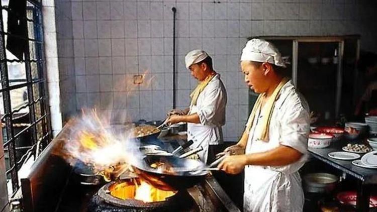清冷美人被c哭着爬走回来挺进h