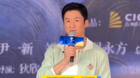 偷拍美女尿尿